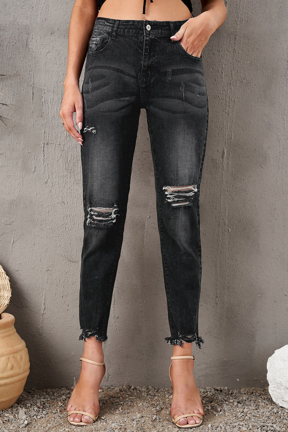 Tally Distressed Cropped Jeans